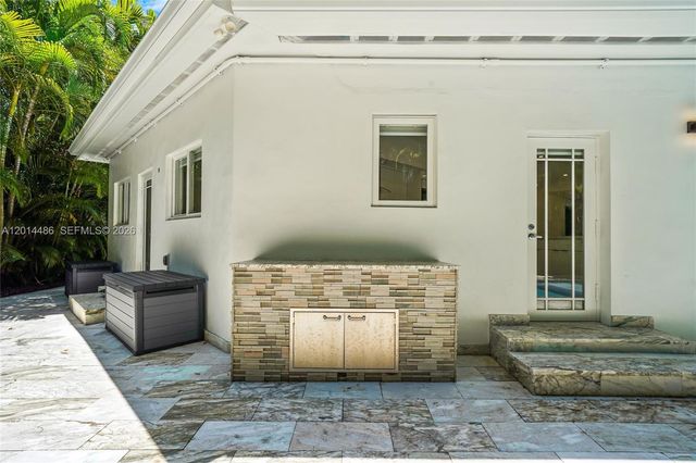 711 Sunset Dr, Coral Gables, FL 33143