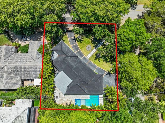 711 Sunset Dr, Coral Gables, FL 33143