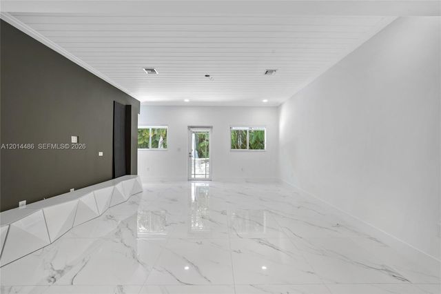 711 Sunset Dr, Coral Gables, FL 33143