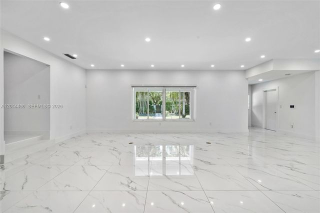 711 Sunset Dr, Coral Gables, FL 33143