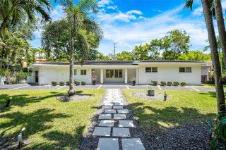 711 Sunset Dr, Coral Gables, FL 33143
