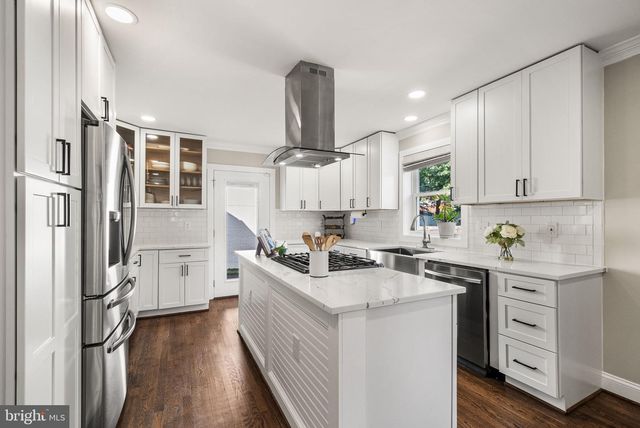 3121 CELADON LN, Falls Church, VA 22044