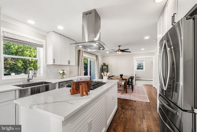 3121 CELADON LN, Falls Church, VA 22044