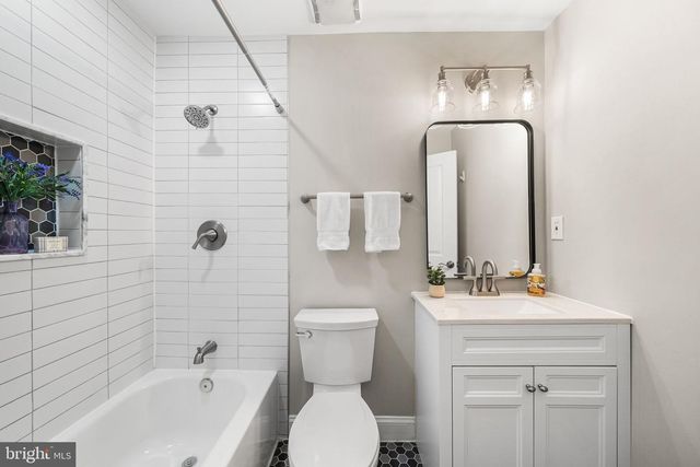 3121 CELADON LN, Falls Church, VA 22044