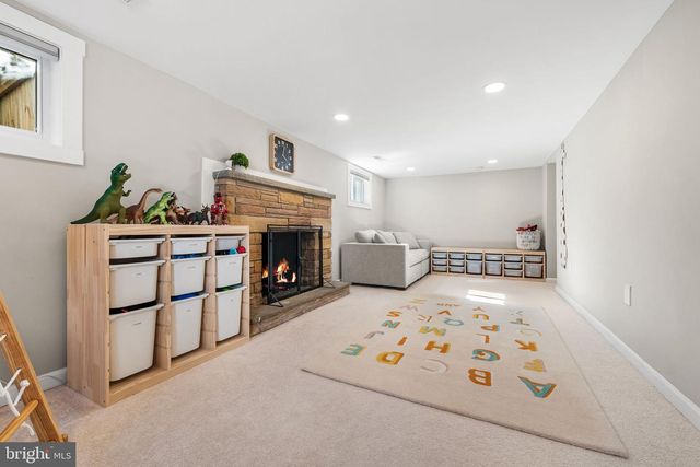 3121 CELADON LN, Falls Church, VA 22044