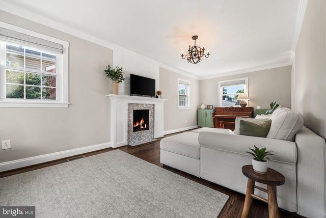 3121 CELADON LN, Falls Church, VA 22044