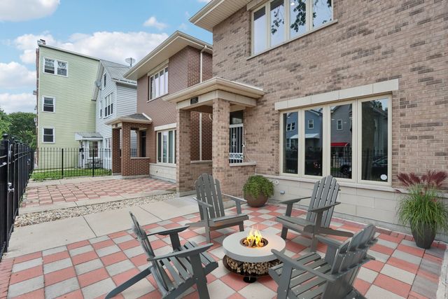 3811 S Albany Avenue, Chicago, IL 60632