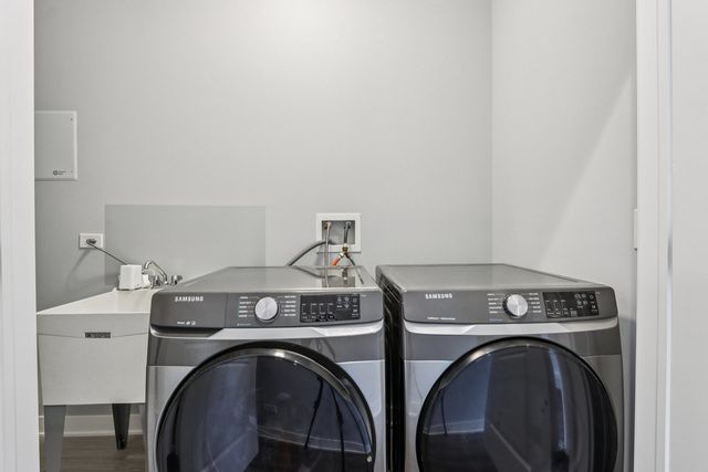 3811 S Albany Avenue, Chicago, IL 60632