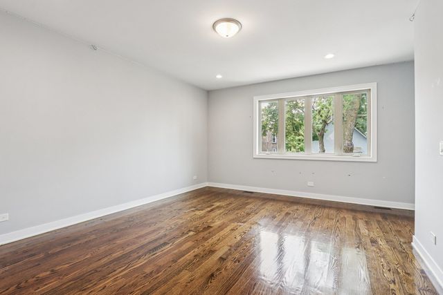 3811 S Albany Avenue, Chicago, IL 60632