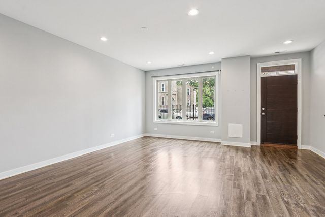 3811 S Albany Avenue, Chicago, IL 60632