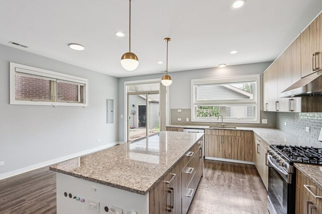 3811 S Albany Avenue, Chicago, IL 60632