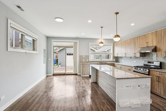 3811 S Albany Avenue, Chicago, IL 60632