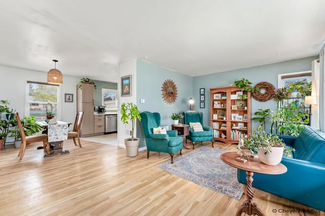 2960 HENDERSON DR, Cheyenne, WY 82001