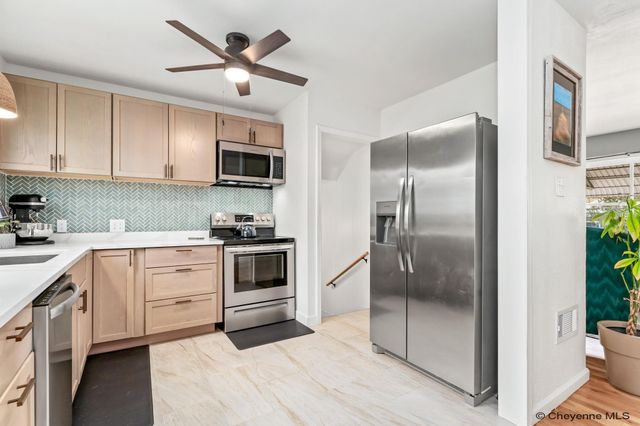 2960 HENDERSON DR, Cheyenne, WY 82001