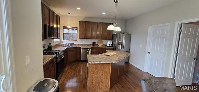 753 Willow Spring Hill Drive, Fairview Heights, IL 62208