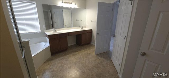 753 Willow Spring Hill Drive, Fairview Heights, IL 62208