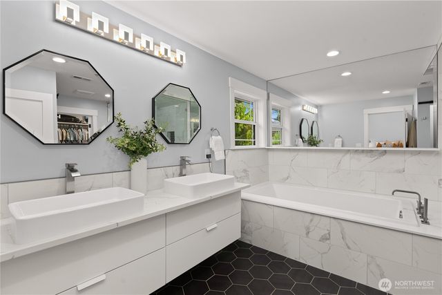 34650 25th Avenue SW, Federal Way, WA 98023