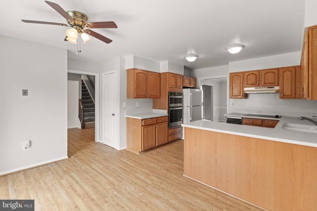 1824 ABBEY OAK DR, Vienna, VA 22182