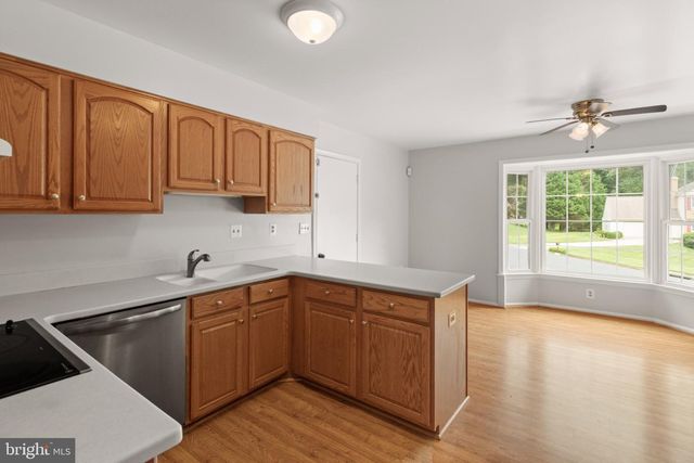 1824 ABBEY OAK DR, Vienna, VA 22182
