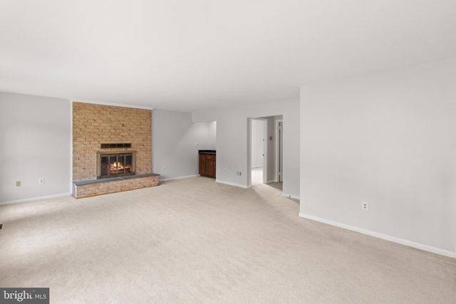 1824 ABBEY OAK DR, Vienna, VA 22182
