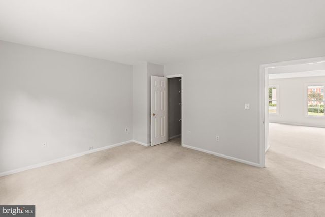 1824 ABBEY OAK DR, Vienna, VA 22182
