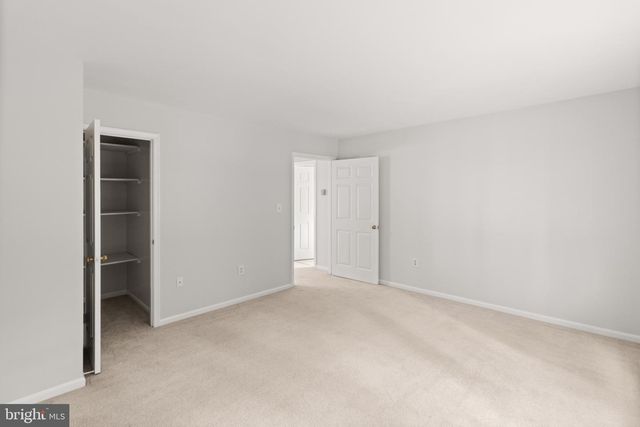 1824 ABBEY OAK DR, Vienna, VA 22182