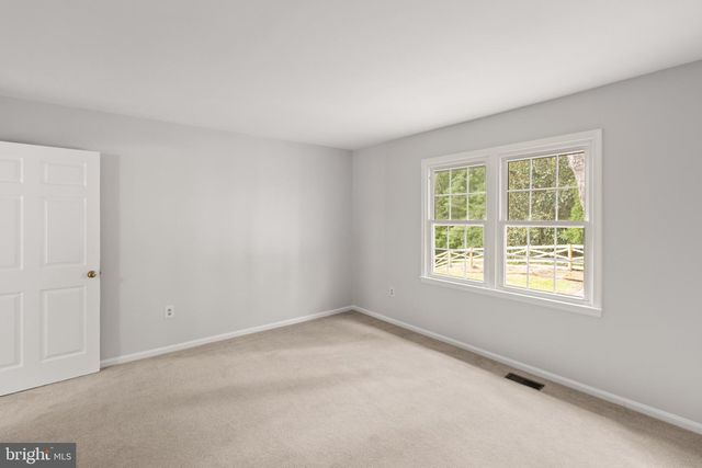 1824 ABBEY OAK DR, Vienna, VA 22182