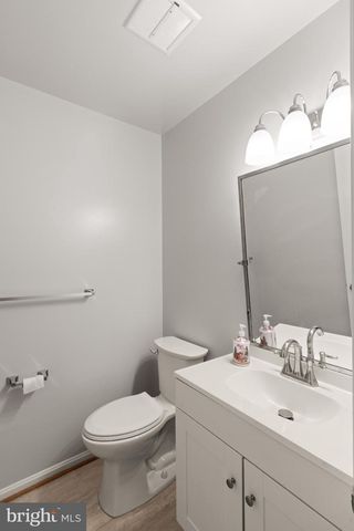 1824 ABBEY OAK DR, Vienna, VA 22182