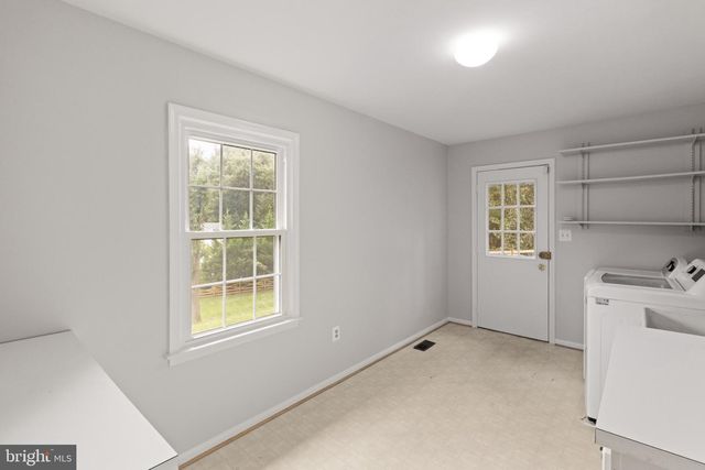 1824 ABBEY OAK DR, Vienna, VA 22182