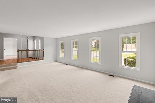 1824 ABBEY OAK DR, Vienna, VA 22182