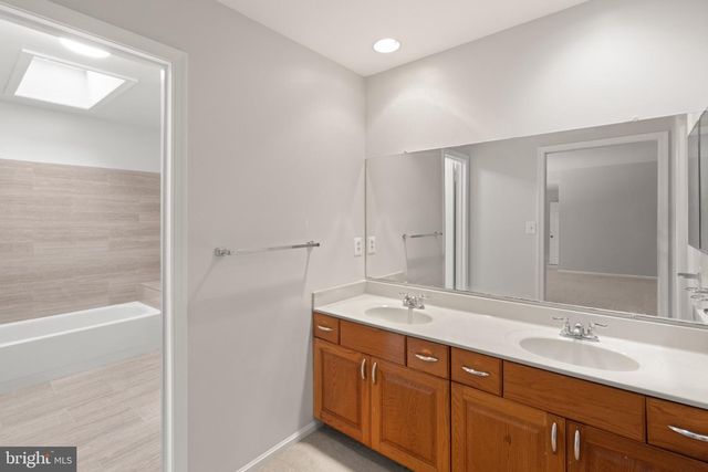 1824 ABBEY OAK DR, Vienna, VA 22182