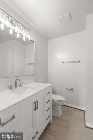 1824 ABBEY OAK DR, Vienna, VA 22182