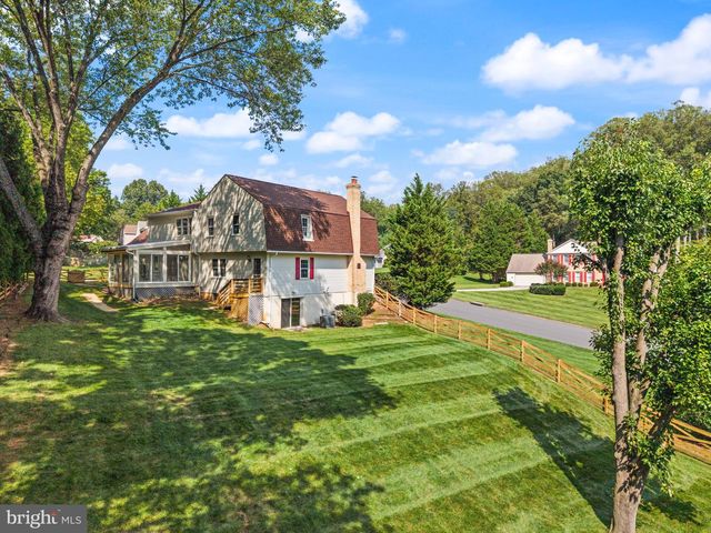 1824 ABBEY OAK DR, Vienna, VA 22182