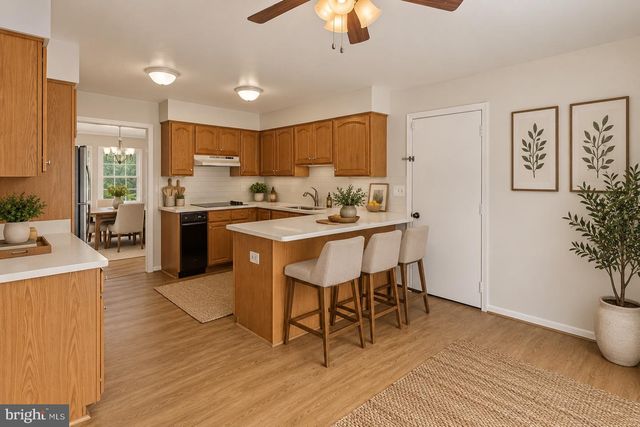 1824 ABBEY OAK DR, Vienna, VA 22182