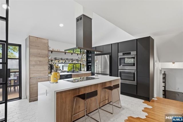17 Arthur Drive, Rutherford, NJ 07070