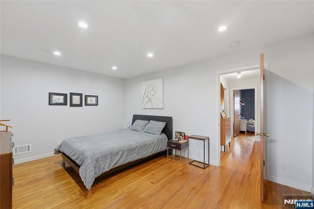 17 Arthur Drive, Rutherford, NJ 07070