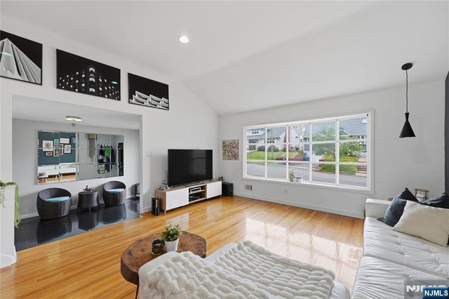 17 Arthur Drive, Rutherford, NJ 07070
