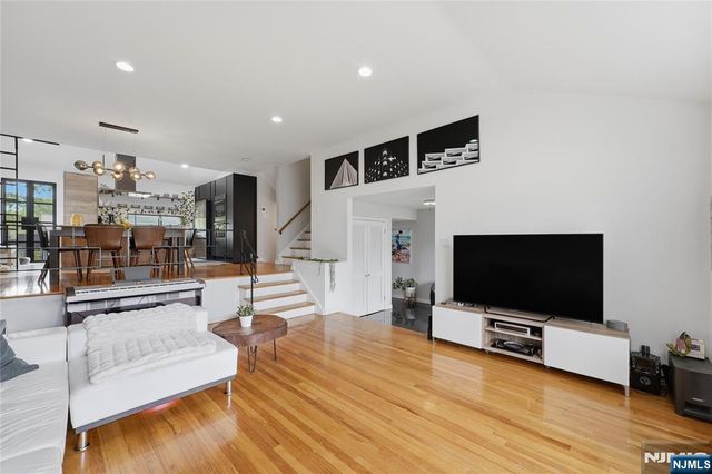 17 Arthur Drive, Rutherford, NJ 07070