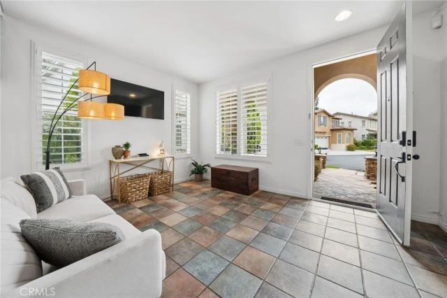 24367 Alyssum, Valencia, CA 91354