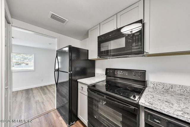 123 MCCALLMAN Road, Jacksonville, FL 32218