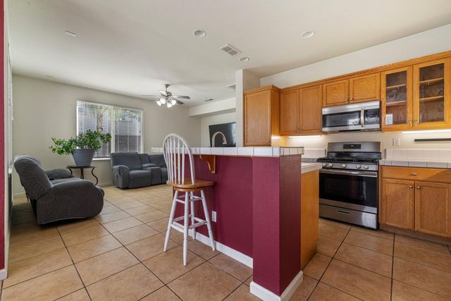 1612 Hearthsong Dr, Manteca, CA 95337