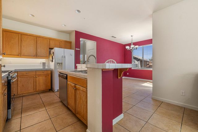 1612 Hearthsong Dr, Manteca, CA 95337