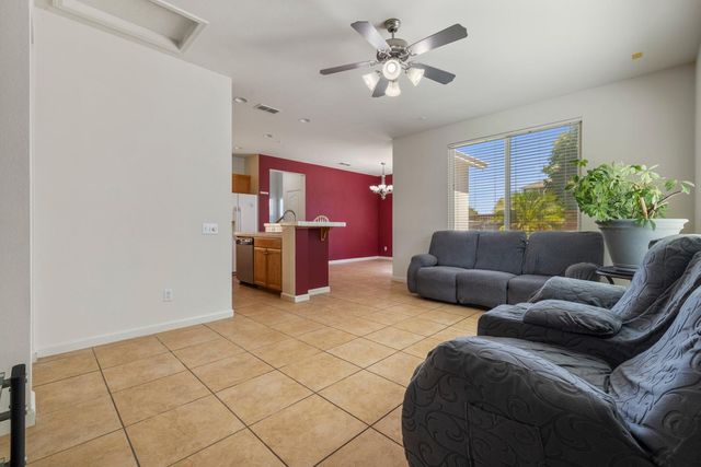 1612 Hearthsong Dr, Manteca, CA 95337