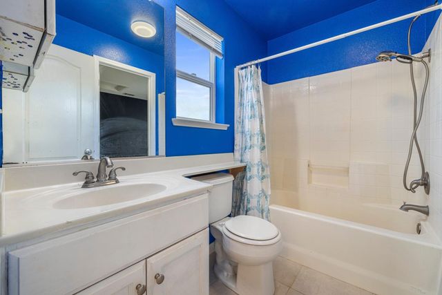 1612 Hearthsong Dr, Manteca, CA 95337