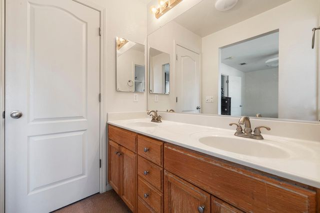 1612 Hearthsong Dr, Manteca, CA 95337