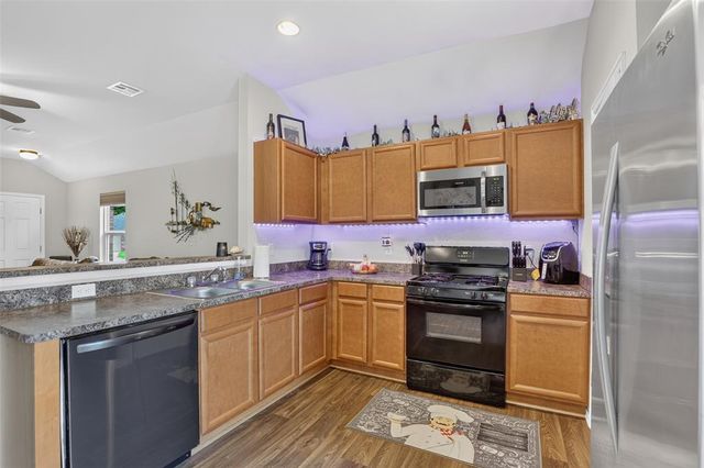 420 NE 19th Place, Newcastle, OK 73065