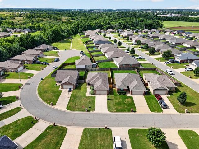 420 NE 19th Place, Newcastle, OK 73065