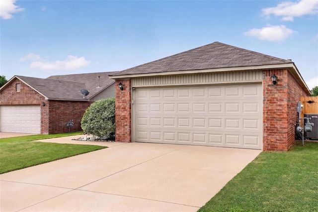 420 NE 19th Place, Newcastle, OK 73065