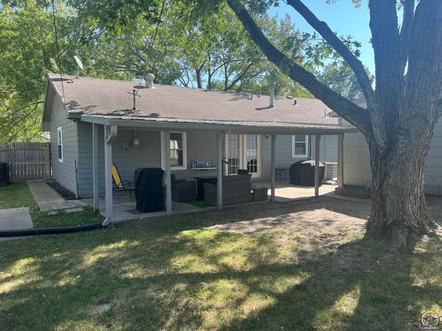 4001 SW 33rd TER, Topeka, KS 66614