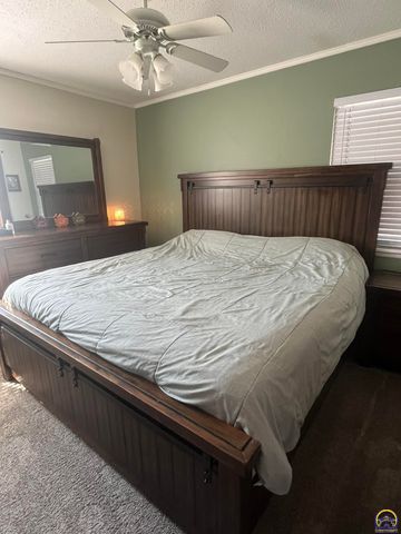 4001 SW 33rd TER, Topeka, KS 66614